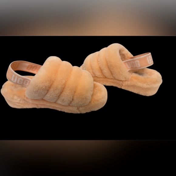 UGG Fluff Yeah slides Slippers size 5 EUC peach with back strap EUC - Picture 1 of 10